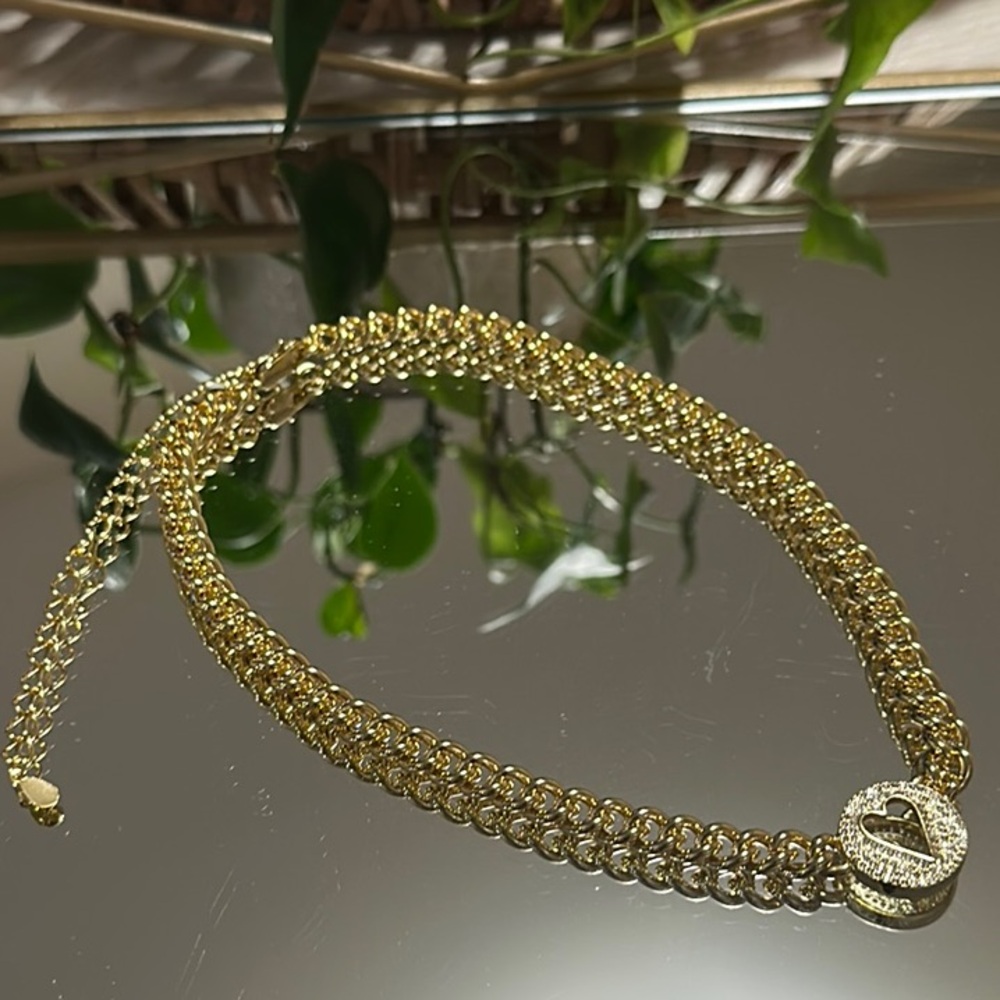 Elegant clear crystal heart 🤍Gold Chain Necklace
